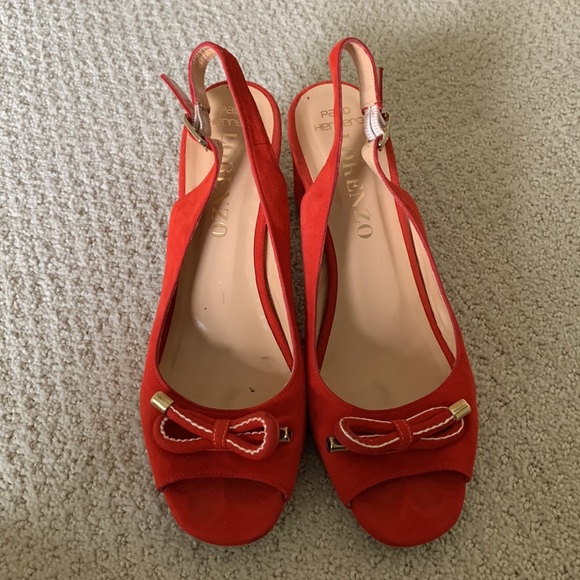 Red sandles - Picture 2 of 3